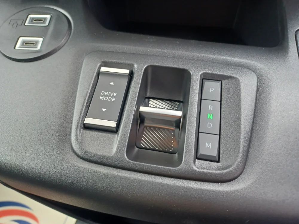 /photos/9301/c2050b1b-f23a-3938-27d2-a57ace5d66dd_i1000x750.jpg
